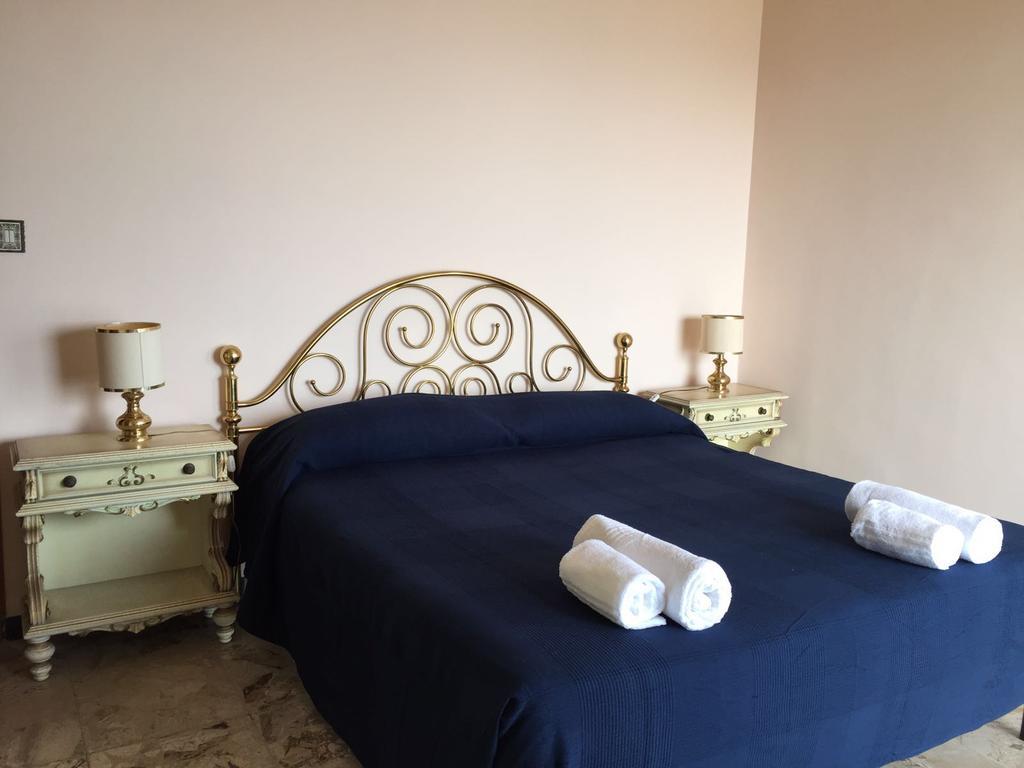 Sapore Di Sale Apartment Imperia Bagian luar foto